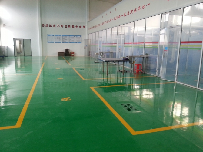 生產(chǎn)車間(圖1) 生產(chǎn)車間(圖1)